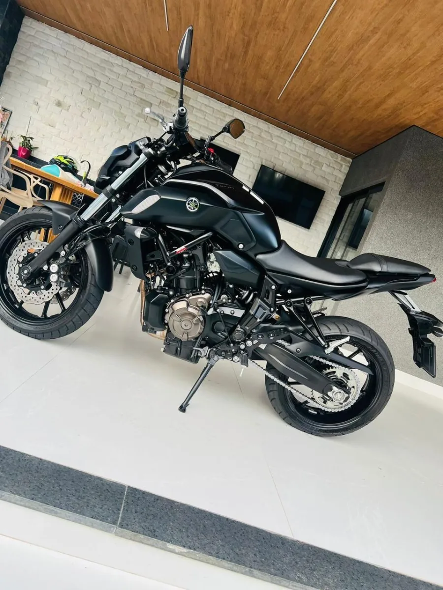 Foto 1 de Vendo moto MT 07 Yamaha ano 2024