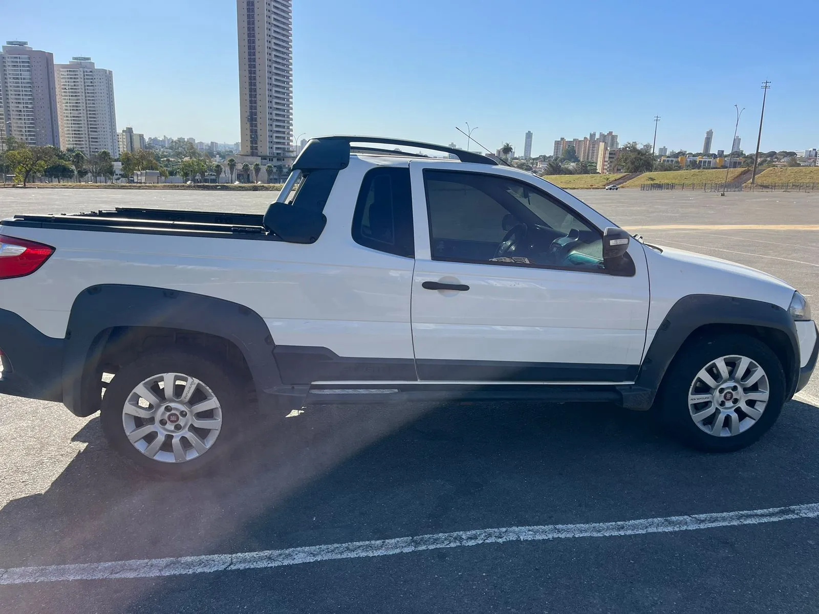 Foto 4 de Vendo Fiat Strada Adv CS 2015/2016